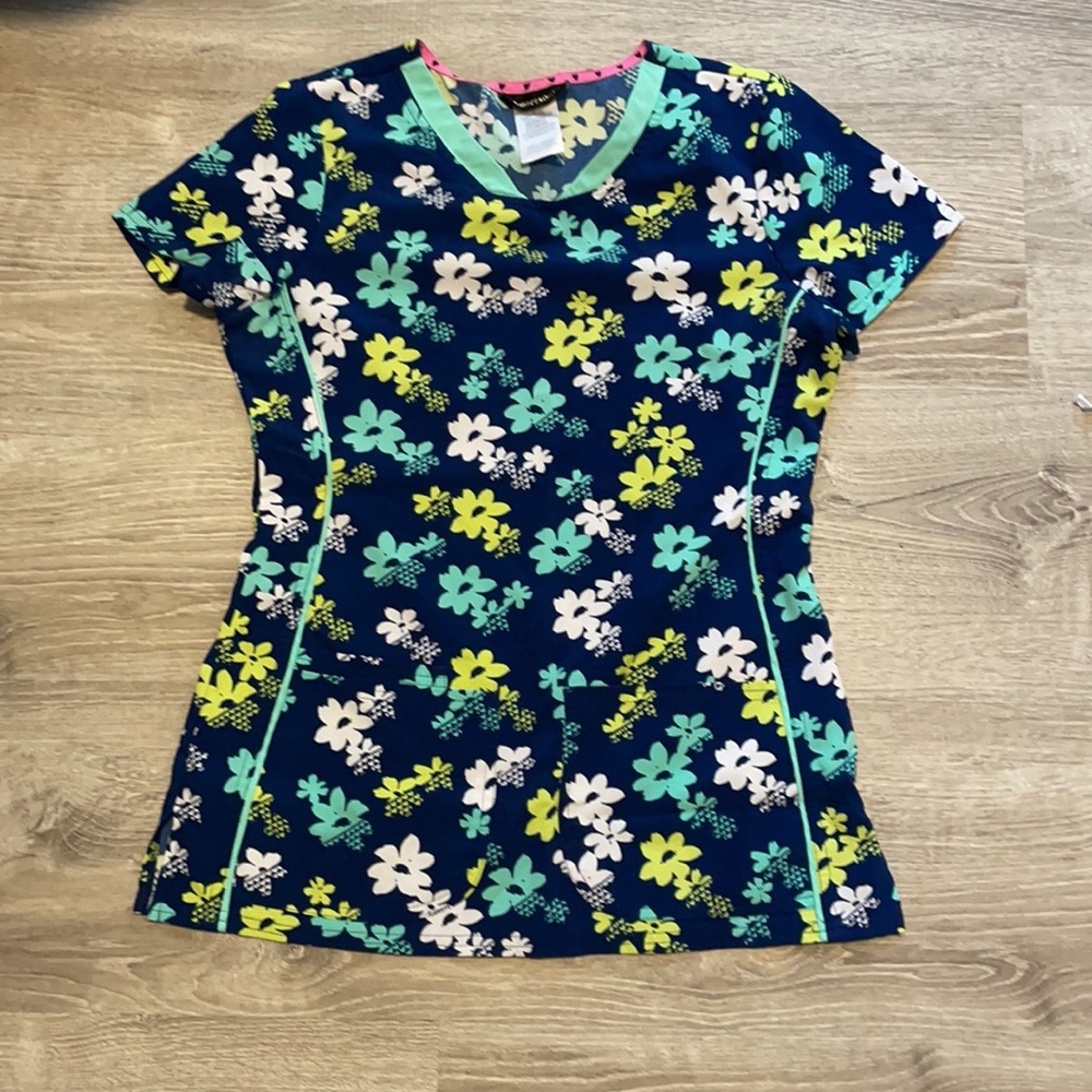 Heart soul scrub top XS